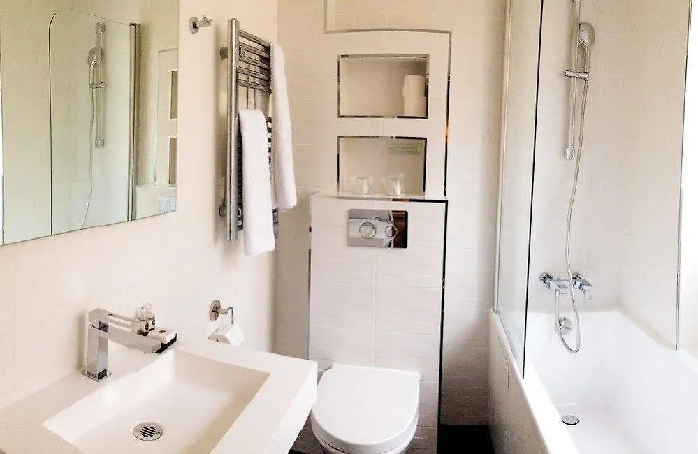 Ascot Opera Hotel 3*